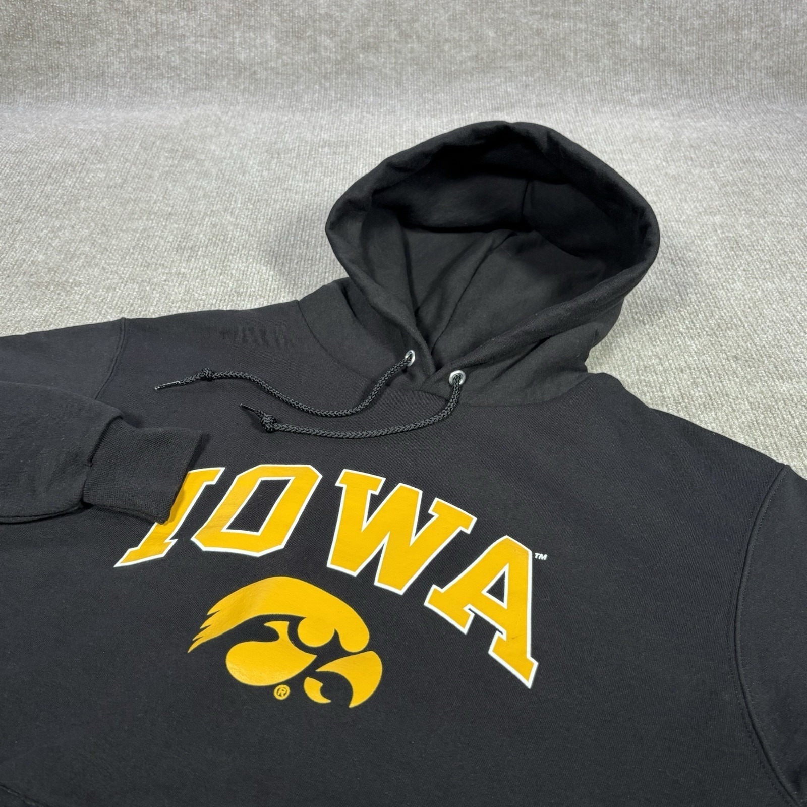 Iowa Hawkeyes Hoodie Sweatshirt Mens M Pullover Black Fleece Logo Champion